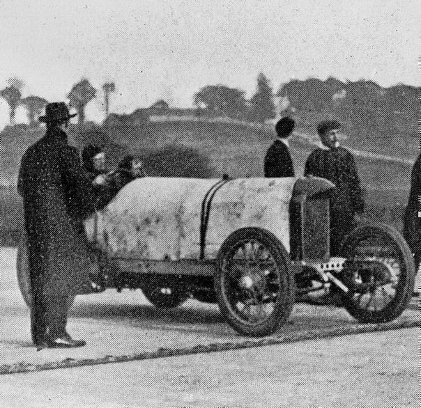 Rekordfahrten auf der Brooklandsbahn, 8. November 1909, am Start: Victor Hémery 